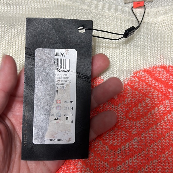 3 items for $40 BNWT ONLY sweater (size M) - Picture 5 of 8